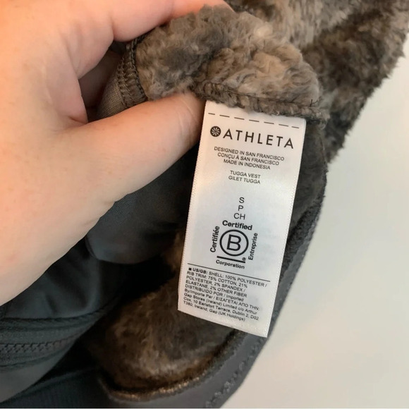 Athleta Camo Sherpa Plush Cozy  Fall Tugga Vest S - Picture 5 of 10